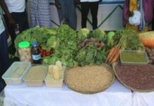 Wax soo saarka beeraha oo lagu soo bandhigay Baladweyne.